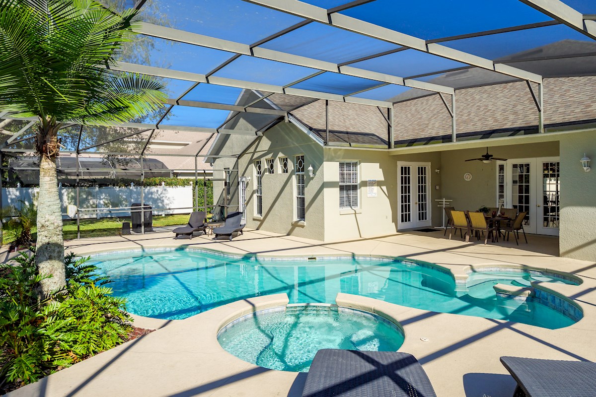 Covered Lanai & Pool Deck