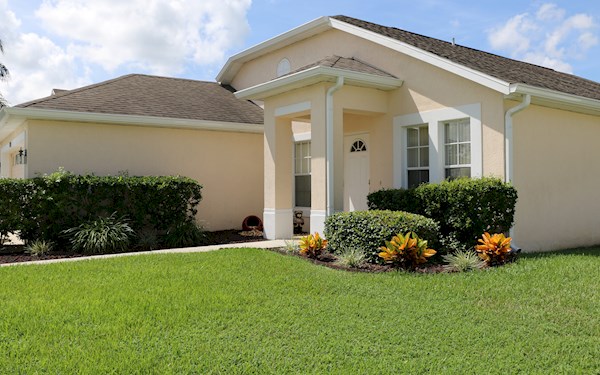 Front and side of Highlands Reserve villa
