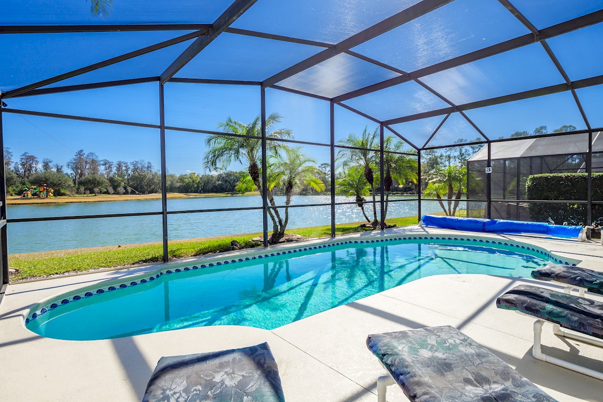 Gallery Detail: Luxury Lakeside 6 Br 3 5 Bath Villa With Hot
