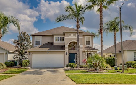 Luxury Lakeside 6 BR / 3.5 bath villa, with Hot Tub, Private Pool