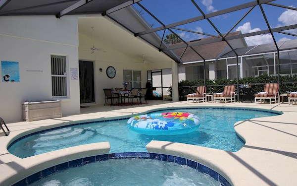 Oversized pool area and spa