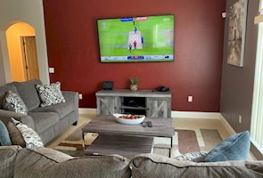4 Bed, 3 Bath Lake View Villa with Games Room 