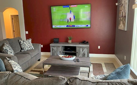 4 Bed, 3 Bath Lake View Villa with Games Room 