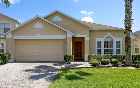 4 Bed, 3 Bath Lake View Villa with Games Room 