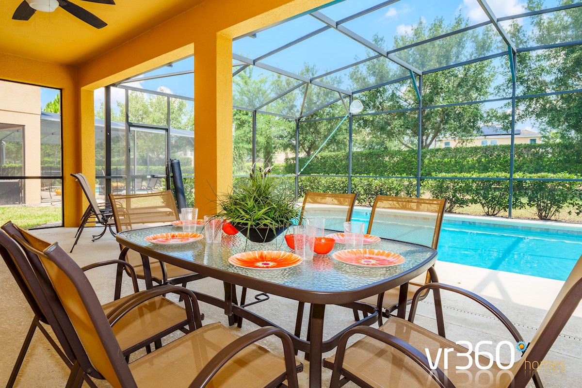 Solterra - 6 Bed Villa