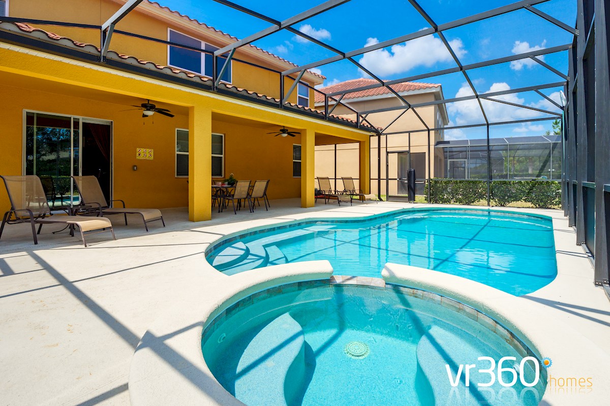 Solterra - 6 Bed Villa