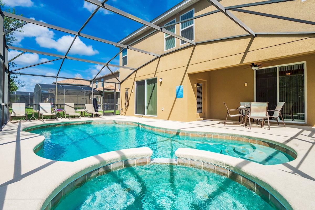 Calabria 6 Bed 4 Bath Villa with South Facing Pool and Spa