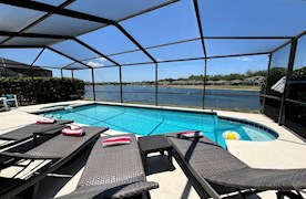 Sunset Lakes 5 Bed 3 ½ Bath Lakeside, 4 Miles to Disney