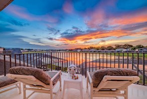 Sunset Lakes 5 Bed 3 ½ Bath Lakeside, 4 Miles to Disney