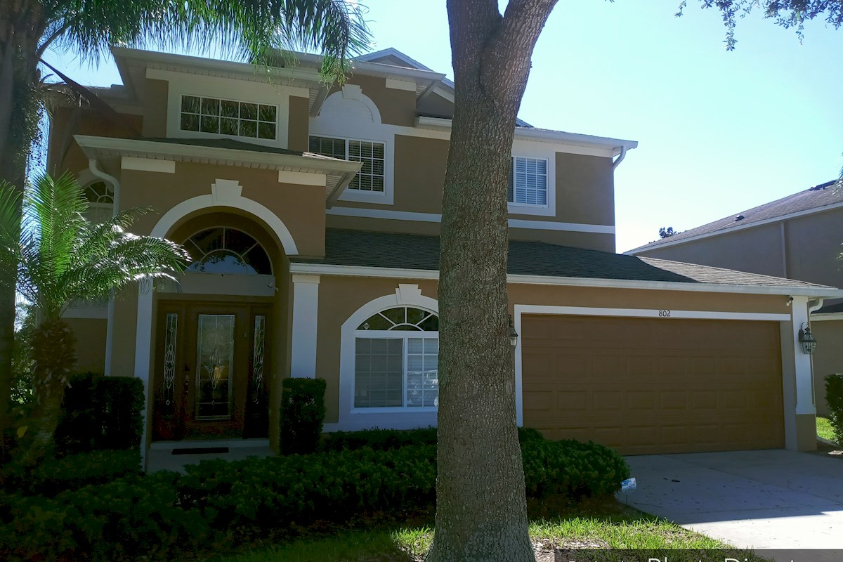 802 SUFFOLK PLACE