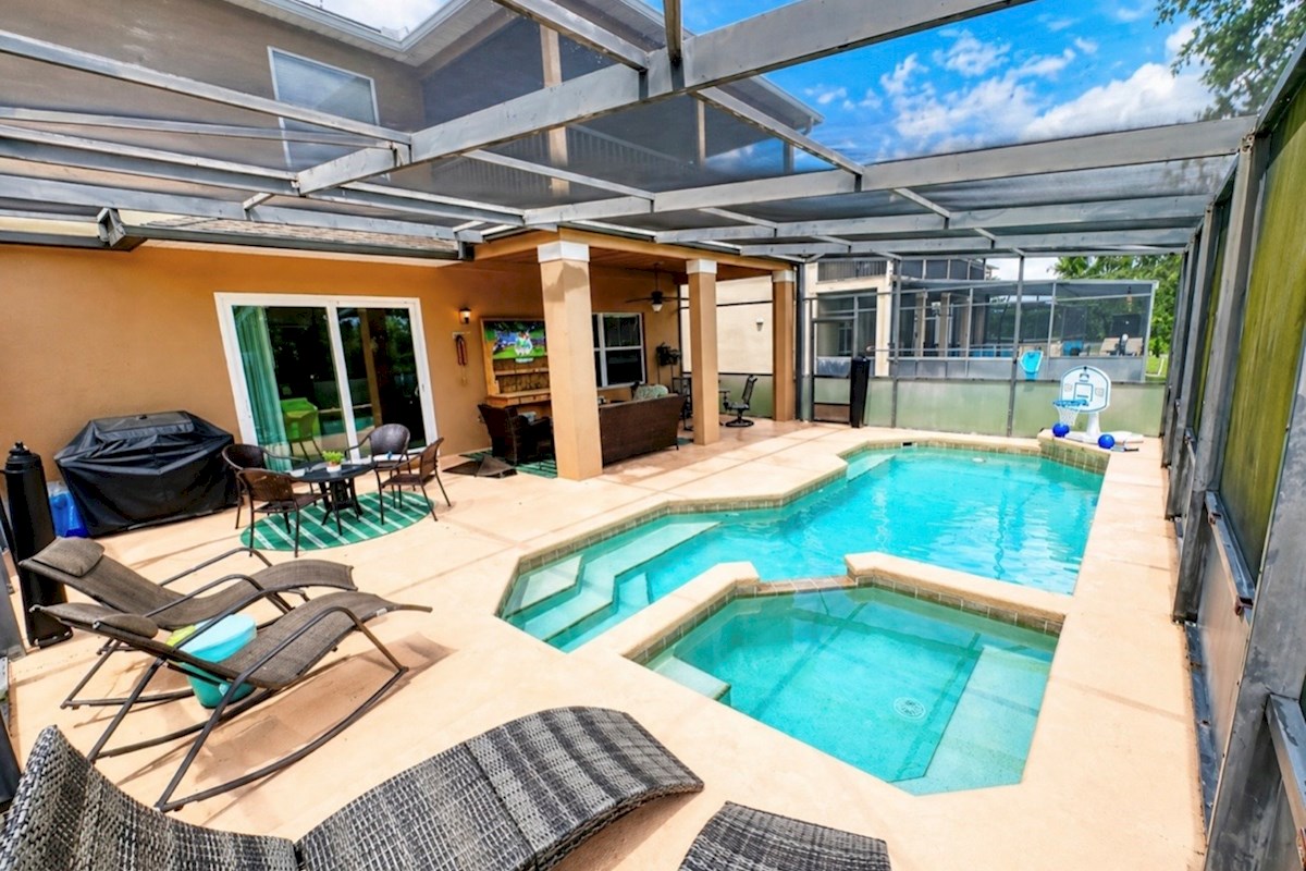 POOL DURING THE DAY