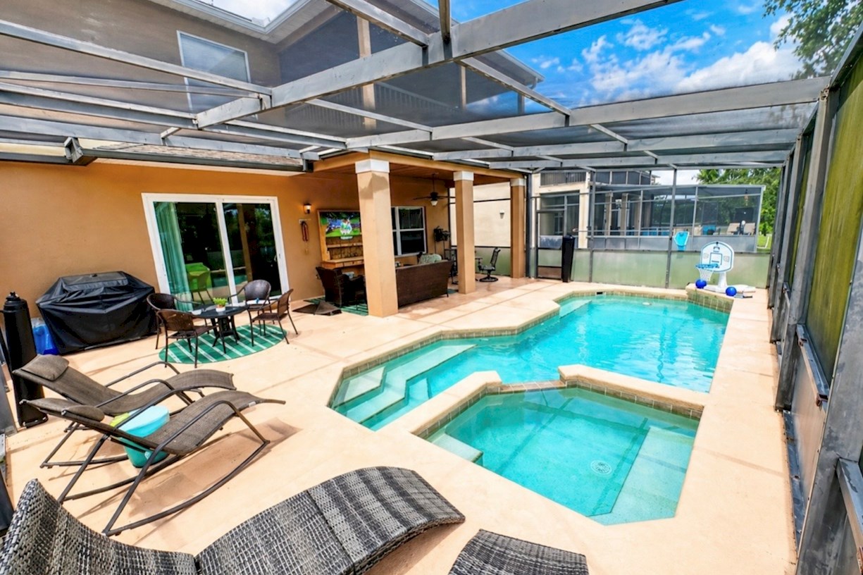 POOL DURING THE DAY