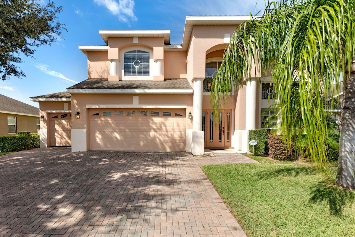 Beautiful and Spacious 5 Bed 4 Bath Villa Highlands Meadows