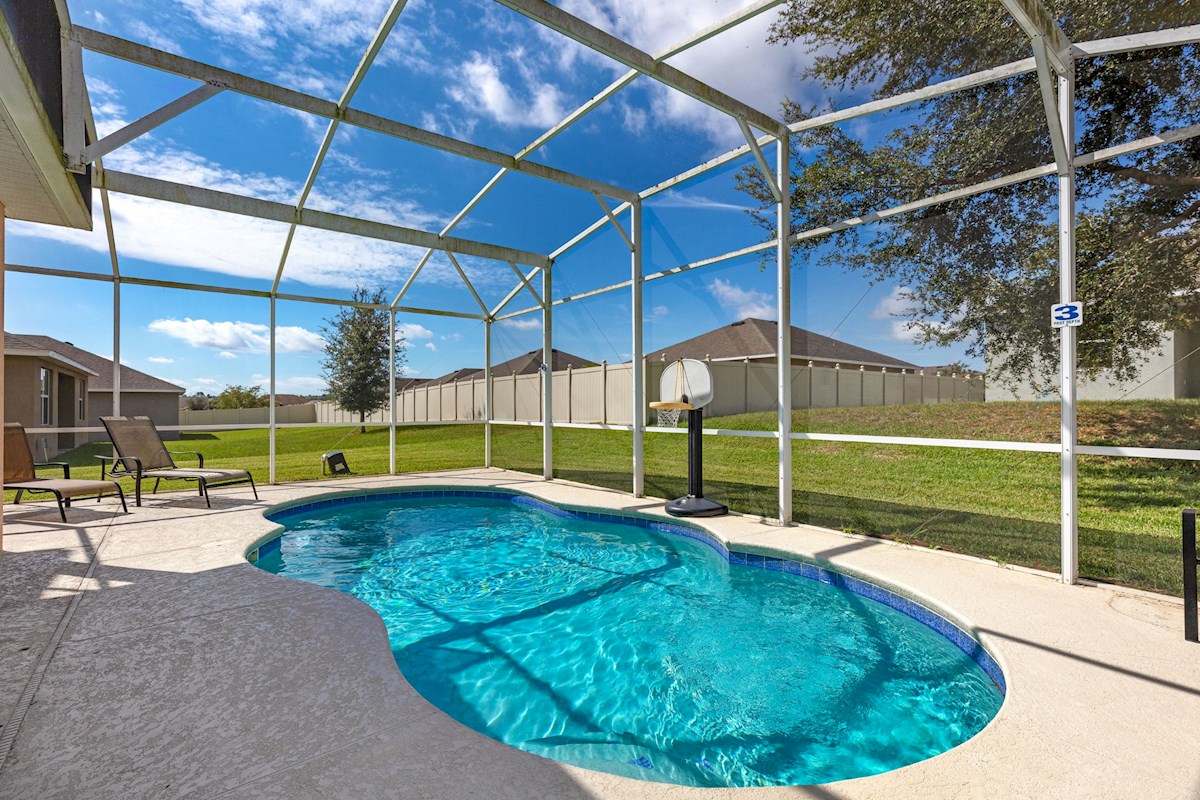 Beautiful and Spacious 5 Bed 4 Bath Villa Highlands Meadows