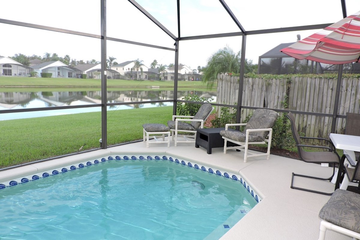 Plenty of deck space with loungers & chairs