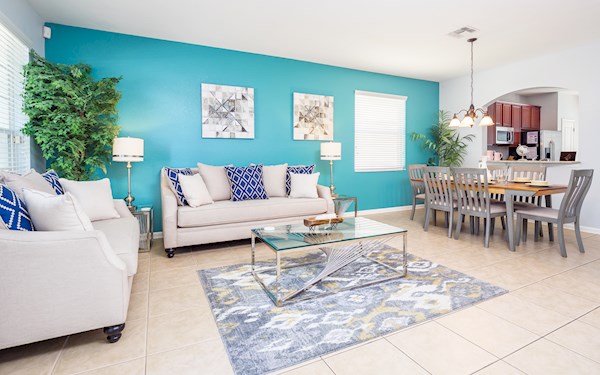 Sitting / Dining Area