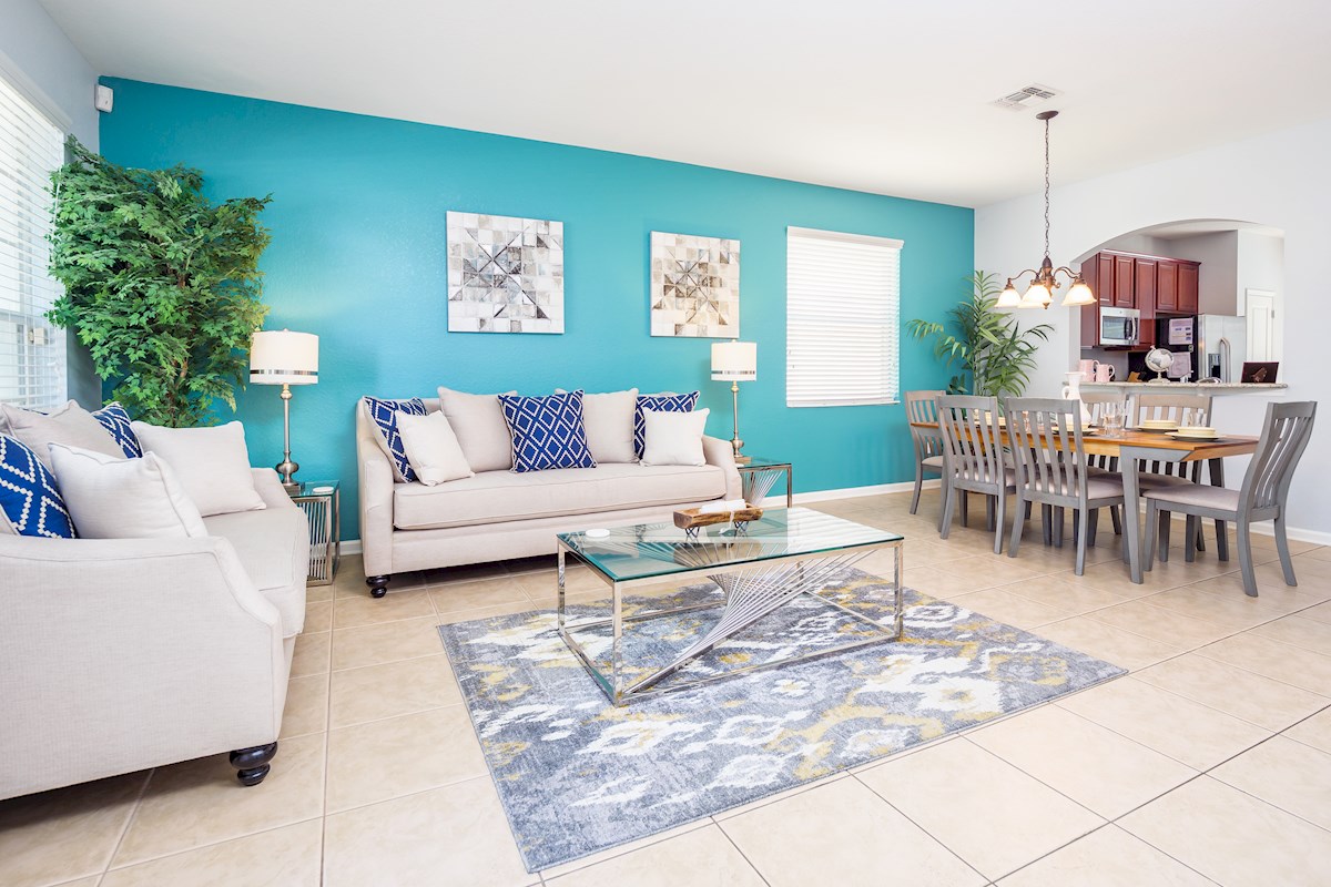 Sitting / Dining Area