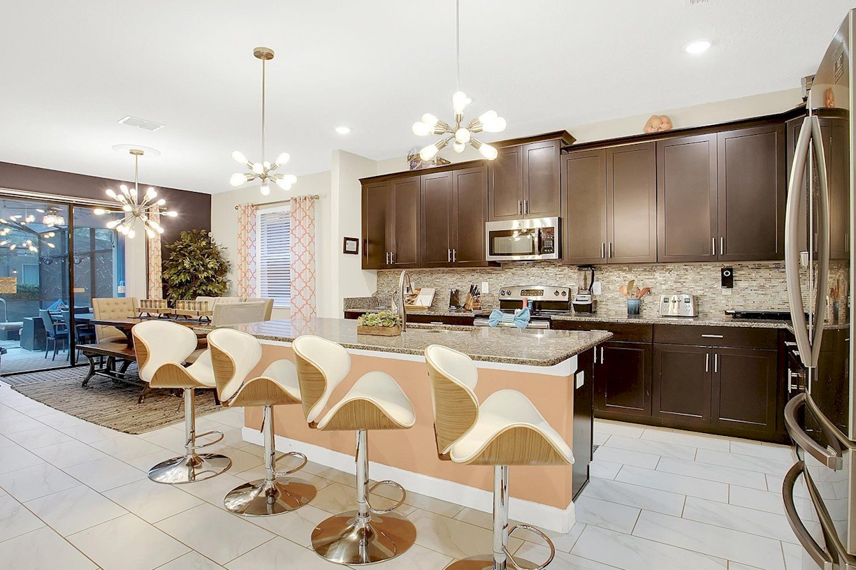 Kitchen with Breakfast Bar