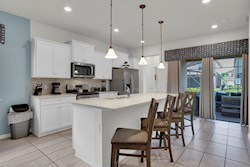 Kitchen with Breakfast Bar