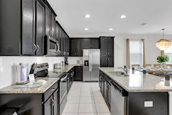 Kitchen with Breakfast Bar