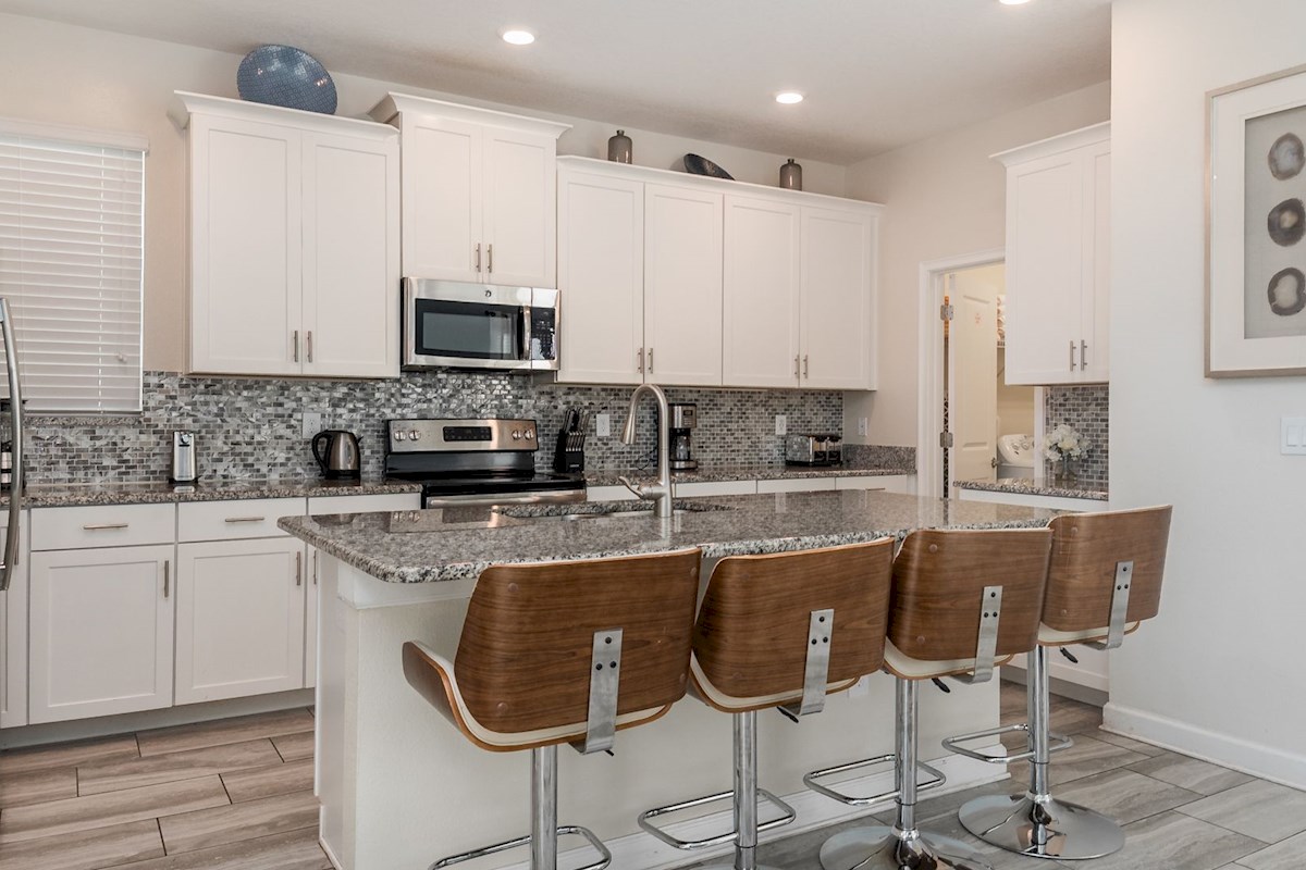 Kitchen with Breakfast Bar