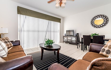 Windsor Hills 3 Bed 3 Bath Townhouse | South Facing Pool