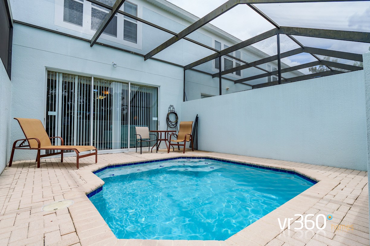West Facing Splash Pool