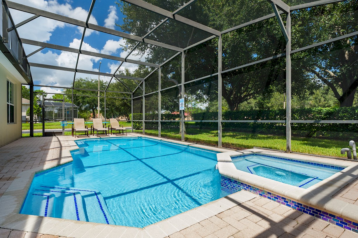 Pool & Spa