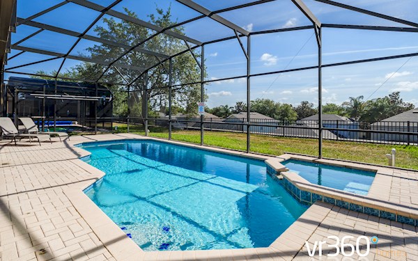 Windsor Hills - 5 Bed 5 Bath Universal Themed Villa