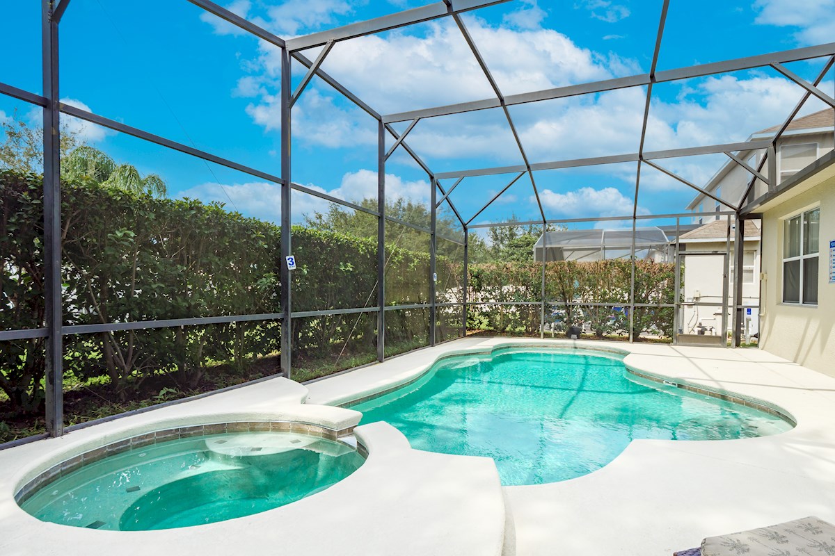 Pool & Spa