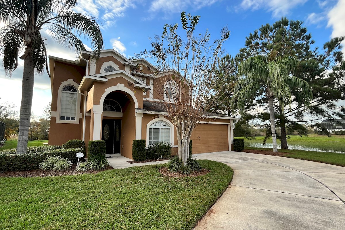 Image 1 - Front of house