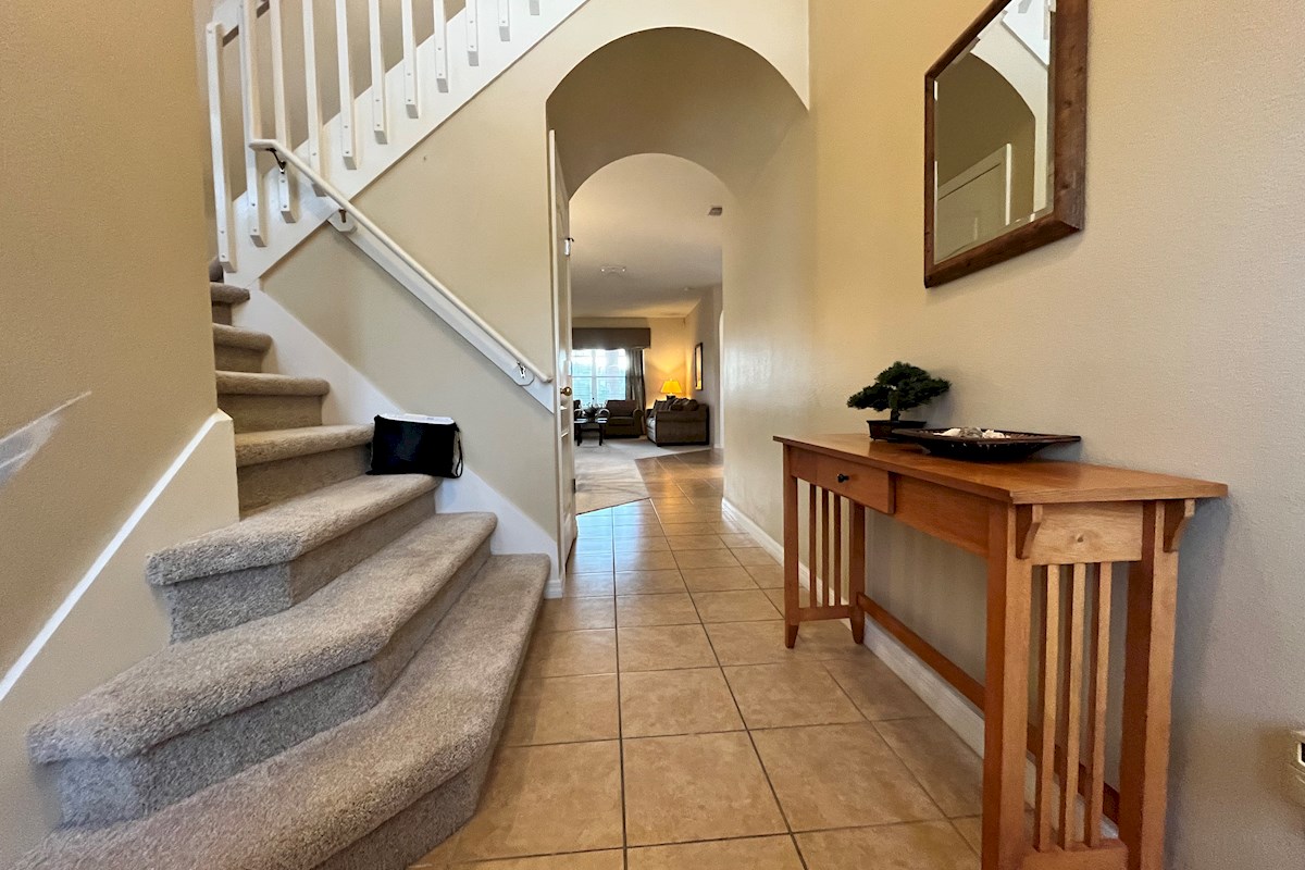 Image 3 - Hall & Stairs