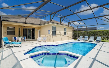 Beautiful 5 Bed, 4 Bath Villa on Calabay Parc with Private Pool