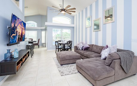 4 Bed 3 Bath Contemporary Villa on Hampton Lakes