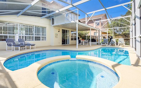 Spacious 4 Bed Family Villa, only 10 minutes to Disney!