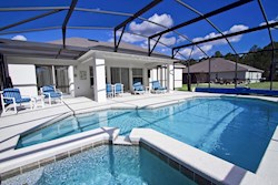 Large pool with jacuzzi and