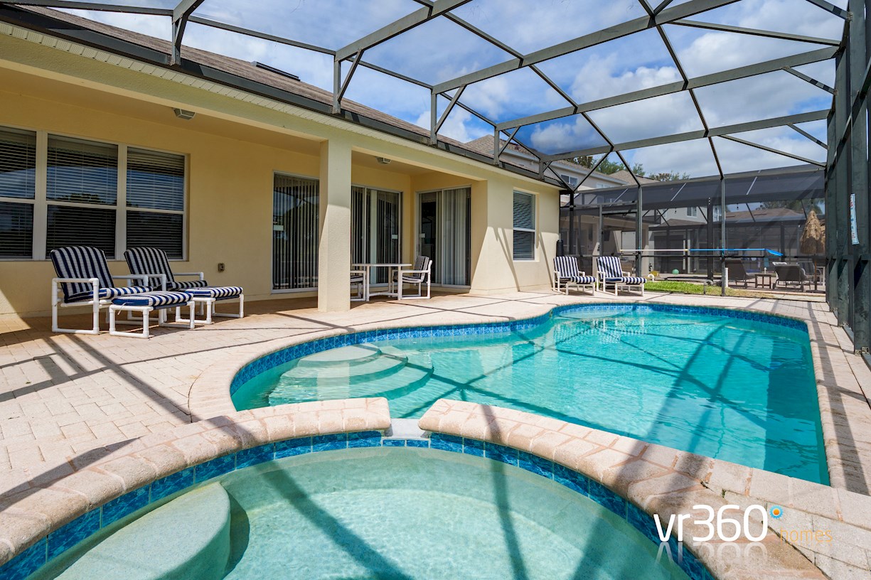 Pool & Spa
