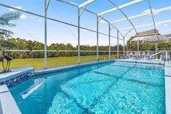 Beautiful pool with stunning view, very private and quiet