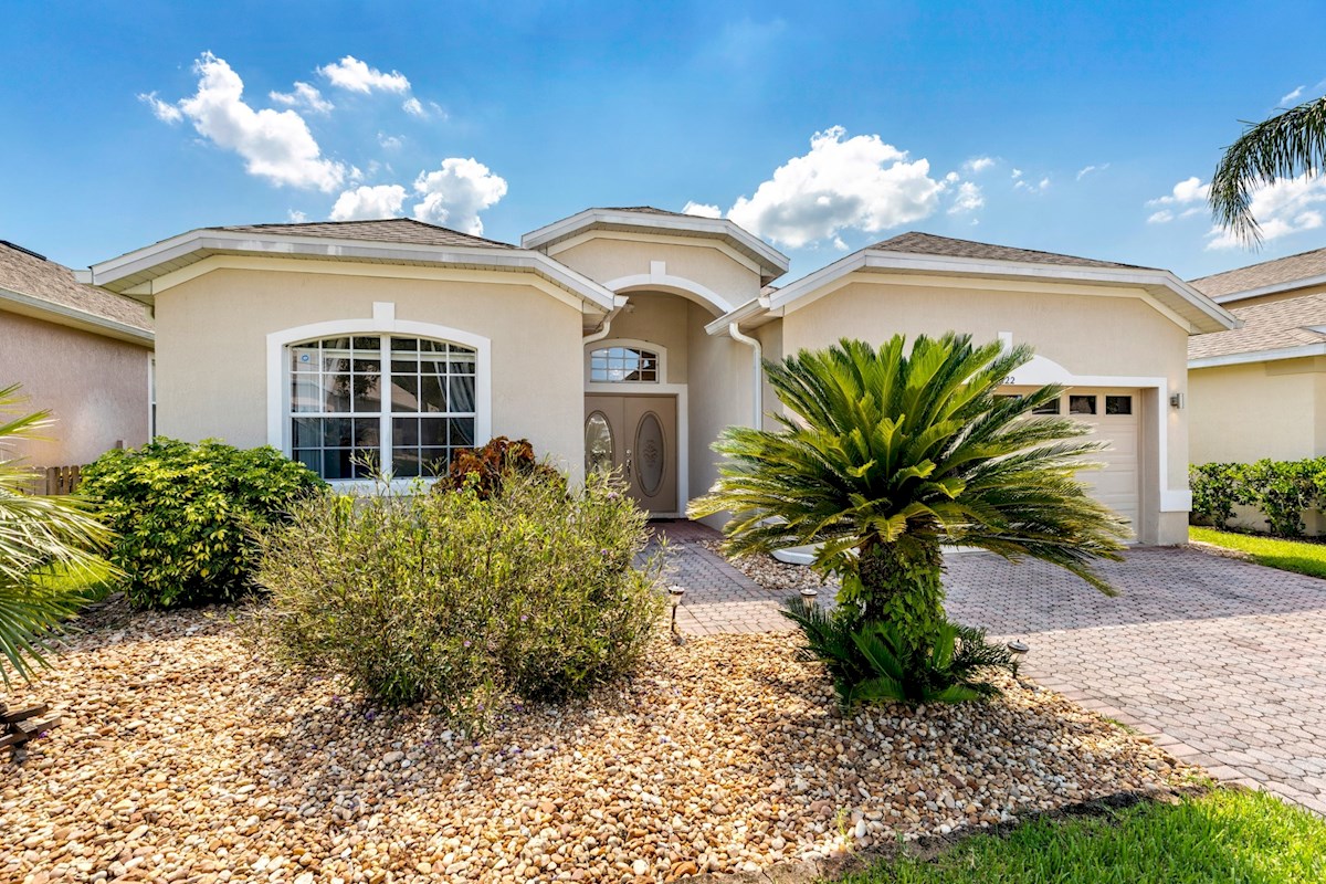 Villa with Private Drive