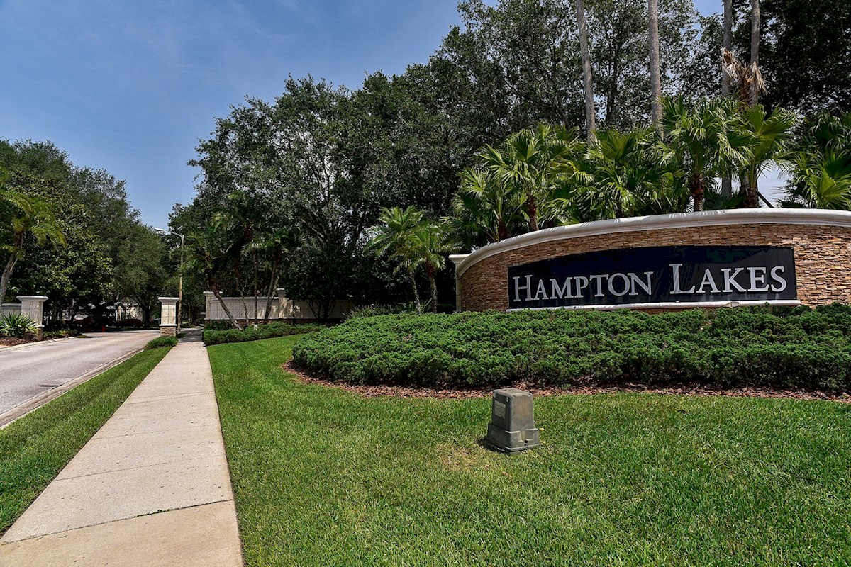 Family villa Destination 5 bedrooms, 4 baths at Hampton Lakes.