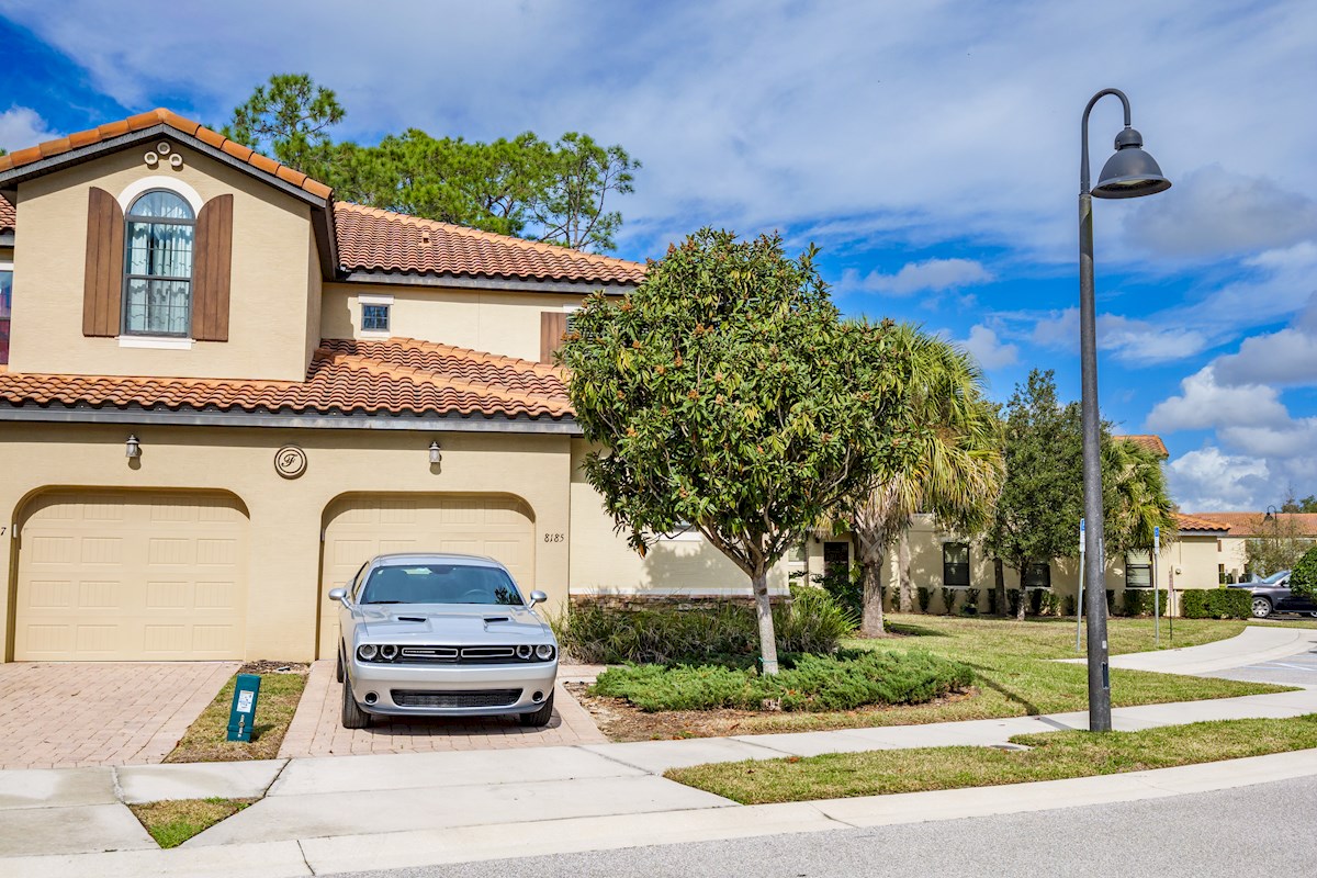 * Fountains at Champions Gate 3 Bed 3.5 Bath Townhome