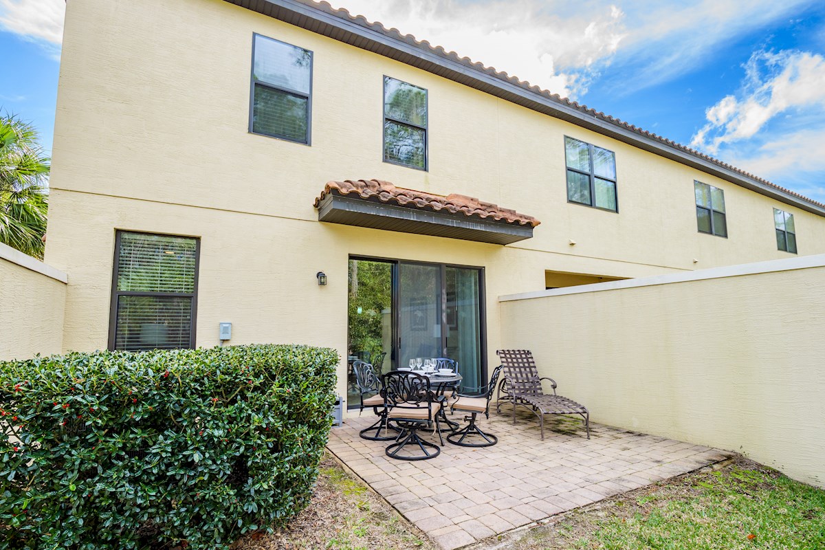 * Fountains at Champions Gate 3 Bed 3.5 Bath Townhome