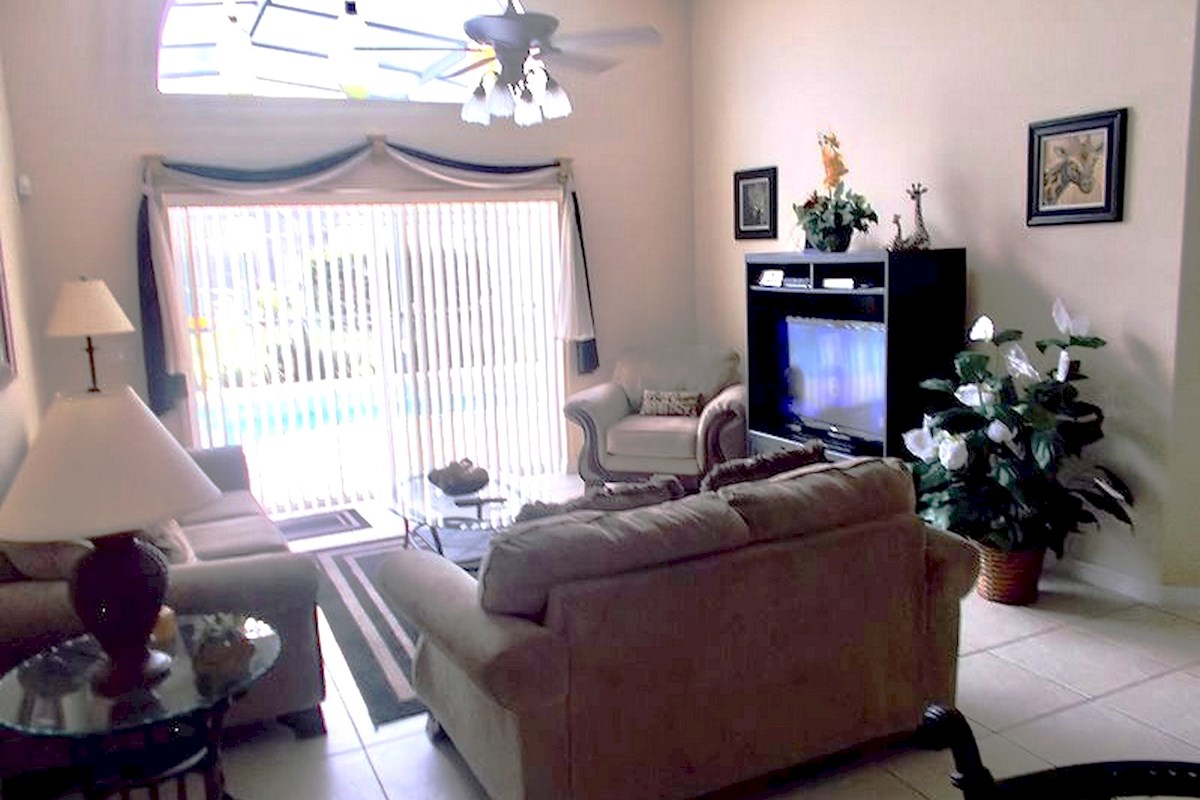 3 Bedroom 2 Bath Villa on Liberty Village in Kissimmee (ref 44)