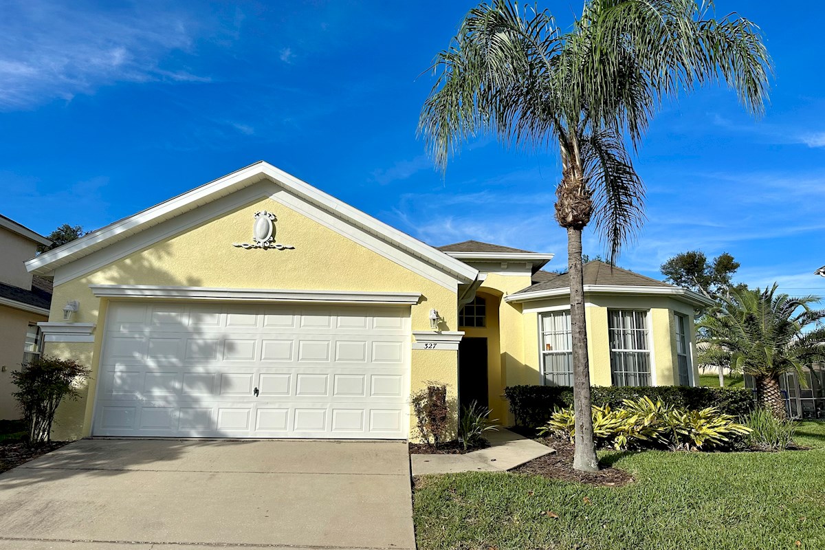 4 Bedroom 3 Bath Villa on Tower Lake at Calabay Parc Ref 327