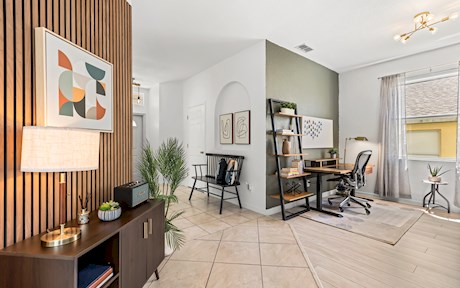 5BR Remodeled Villa with Pool in Highlands Reserve