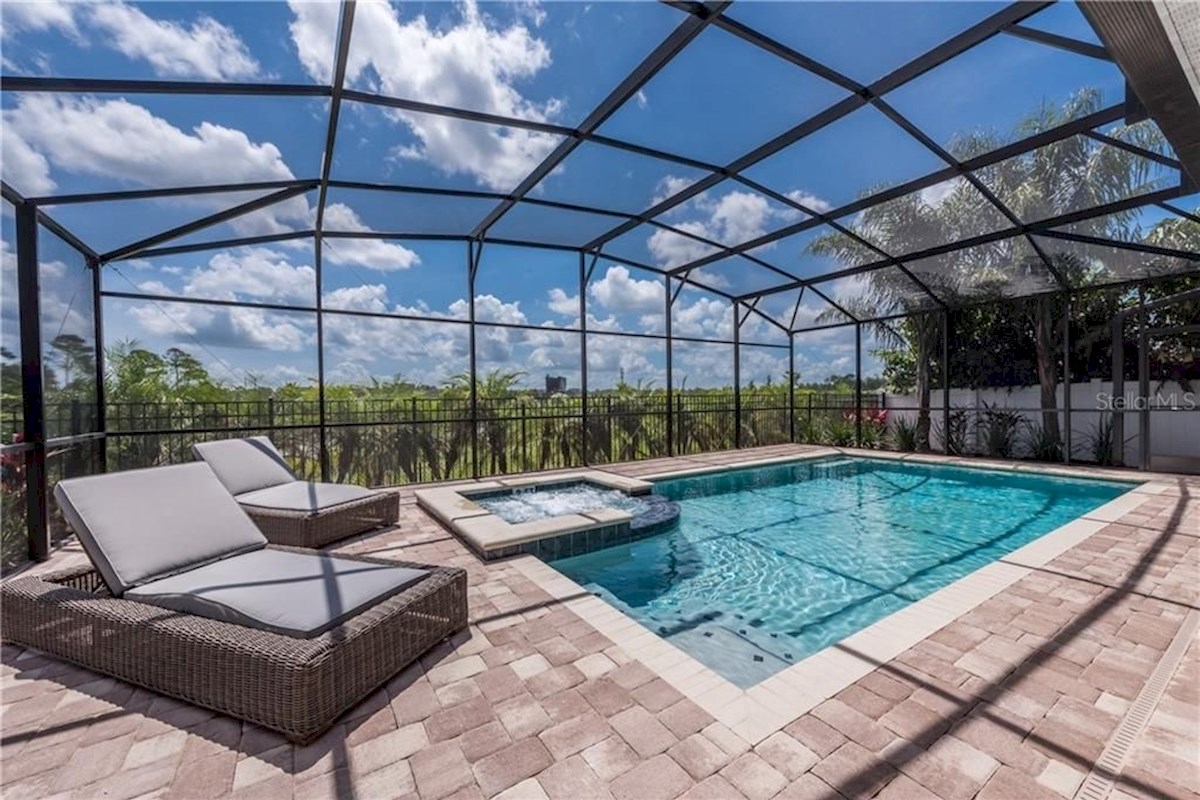 Pool & Spa