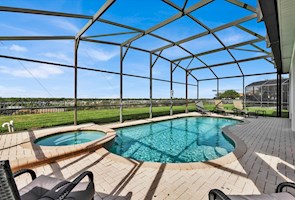 Windsor Hills | 6 Bed 5 Bath Villa | West Facing Pool and Spa
