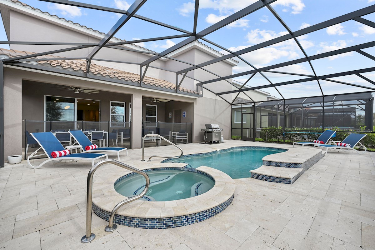Pool & Spa