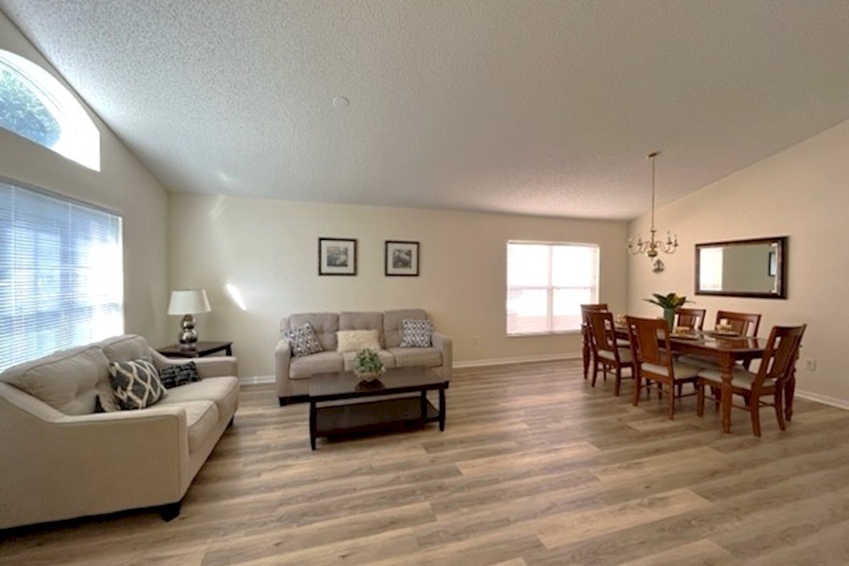 Sitting Room/Formal Dining