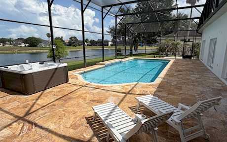 Mickey's Waterside - BRAND NEW! Lakefront 9BR Pool Hot Tub, BBQ